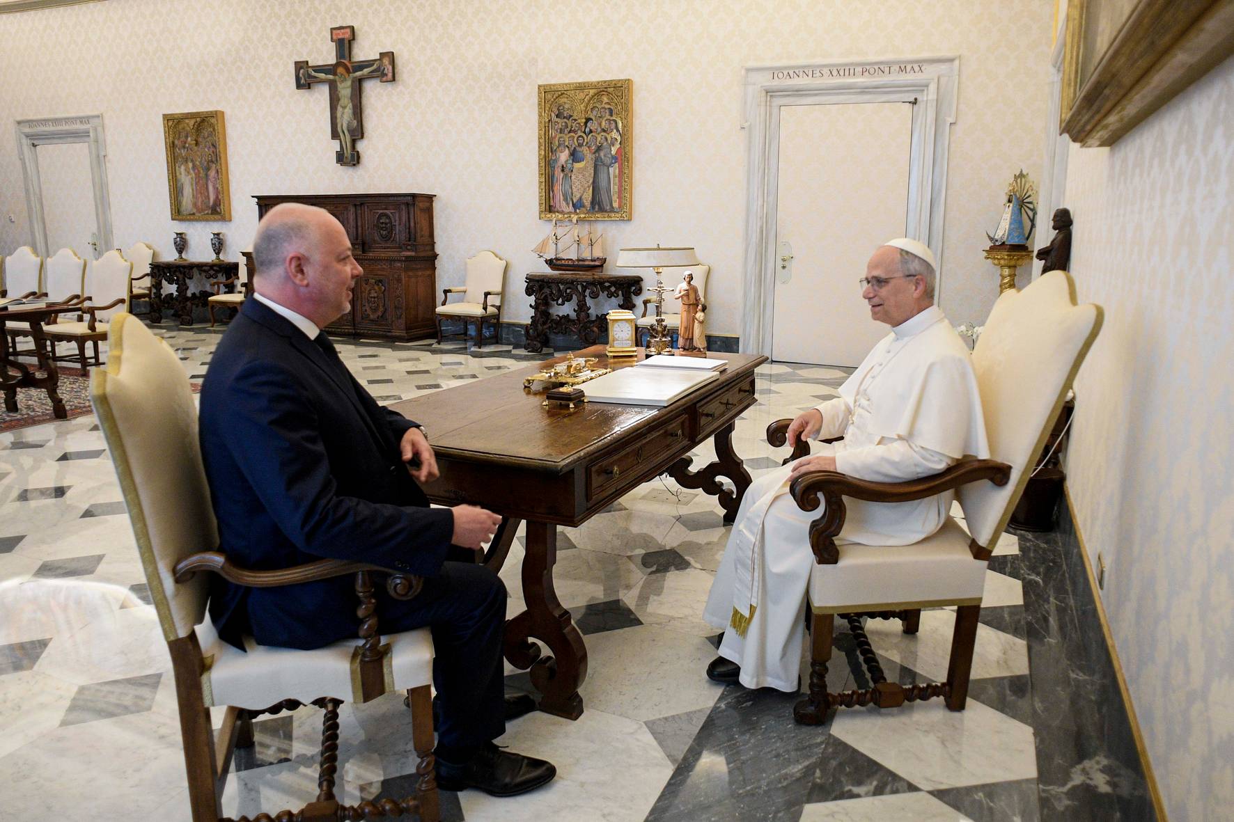  Министър-председателят Росен Желязков на визита при Негово Светейшество папа Лъв XIVвъв Ватикана 